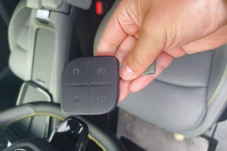 Used Lynk & Co 08 EM-P 2025 245km Ultra-Long Range Halo Interior 1