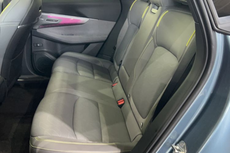 Used Lynk & Co 08 EM-P 2025 220 km All-Wheel-Drive Performance Halo Interior 1