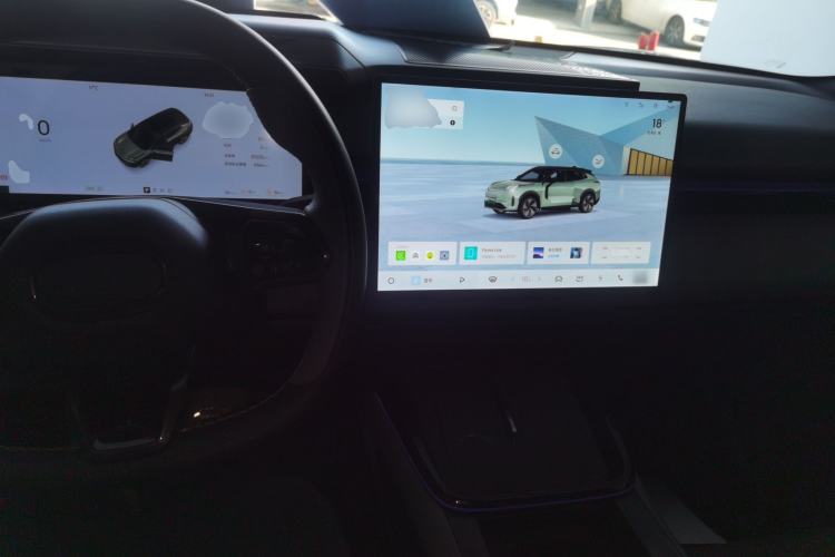Used Lynk & Co 08 EM-P 2025 220 km All-Wheel-Drive Performance Halo Interior 2