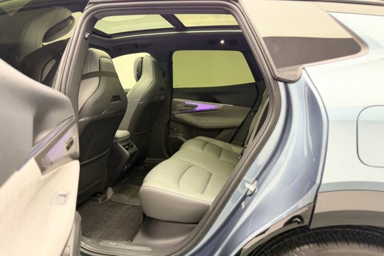 Used Lynk & Co 08 EM-P 2025 245km Ultra-Long Range Halo Interior 4