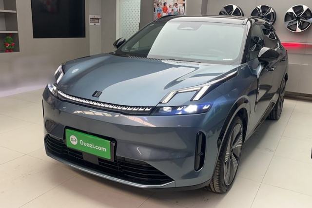 Used Lynk & Co 08 EM-P 2025 220 km All-Wheel-Drive Performance Halo