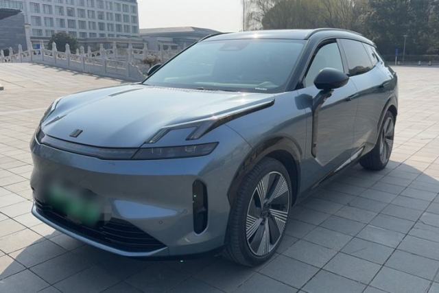 Used Lynk & Co 08 EM-P 2025 220 km All-Wheel-Drive Performance Halo