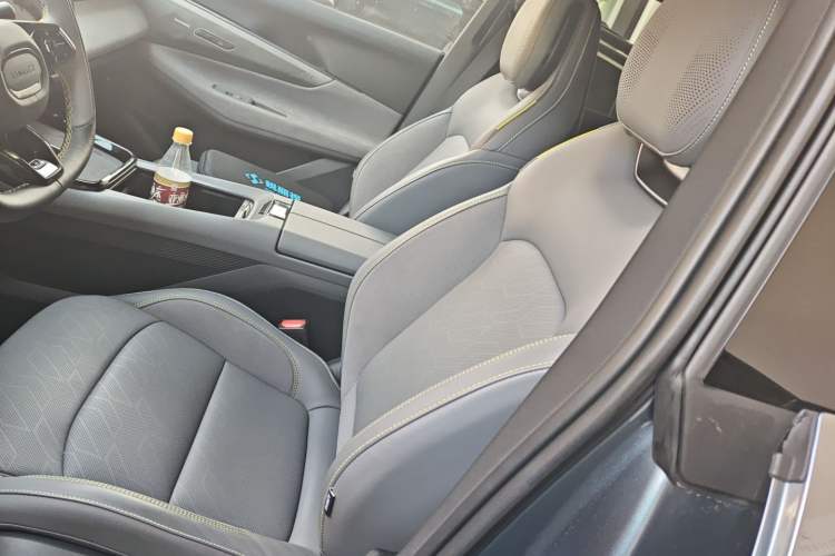Used Lynk & Co 08 EM-P 2025 245km Ultra-Long Range Halo Left Front Seat