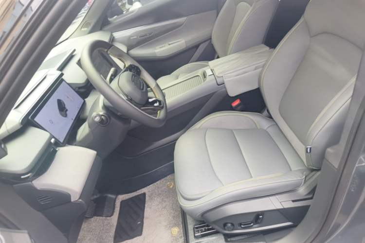 Used Lynk & Co 08 EM-P 2025 245km Ultra-Long Range Halo Left Front Seat