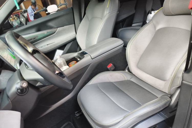 Used Lynk & Co 08 EM-P 2025 120km Long-Range Halo Left Front Seat