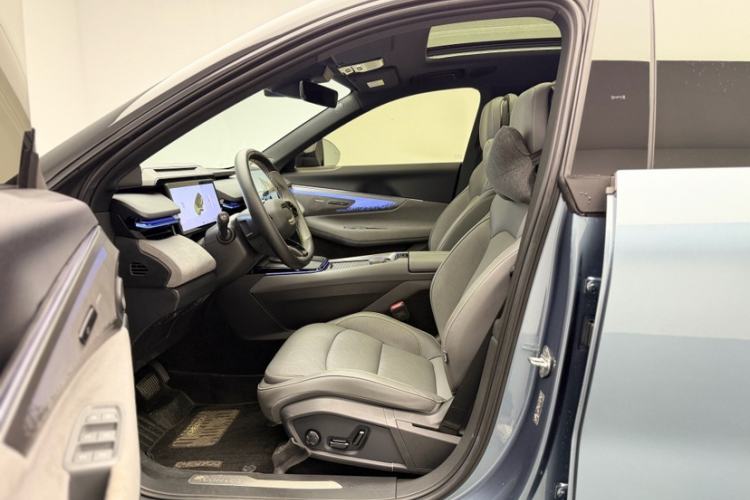 Used Lynk & Co 08 EM-P 2025 245km Ultra-Long Range Halo Left Front Seat