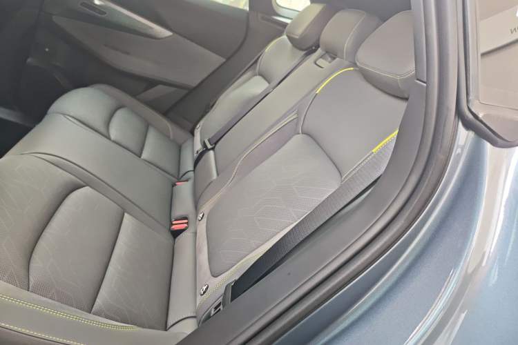 Used Lynk & Co 08 EM-P 2025 245km Ultra-Long Range Halo Left Rear Seat