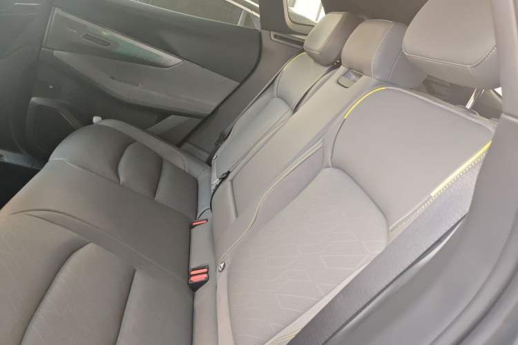 Used Lynk & Co 08 EM-P 2025 245km Ultra-Long Range Halo Left Rear Seat