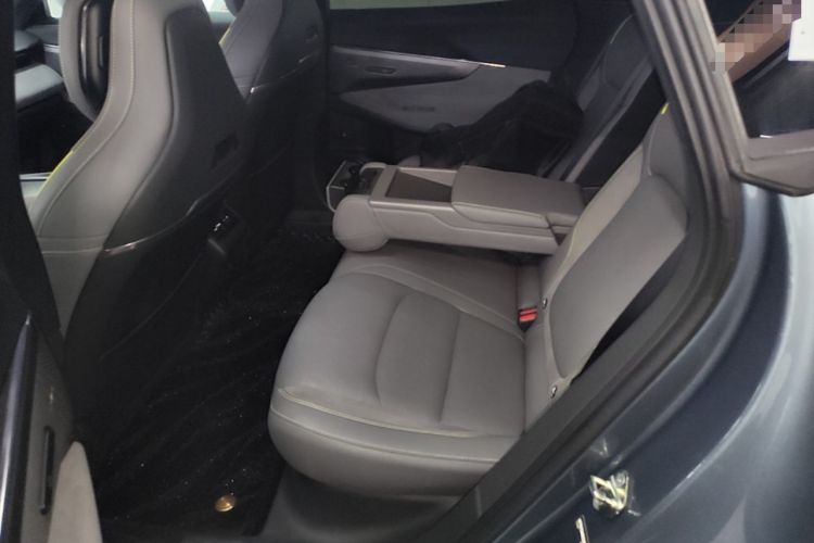 Used Lynk & Co 08 EM-P 2025 220 km All-Wheel-Drive Performance Halo Left Rear Seat