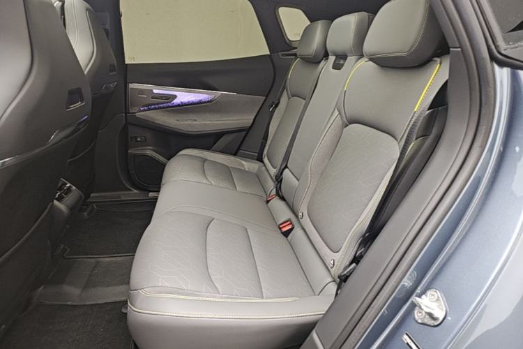 Used Lynk & Co 08 EM-P 2025 245km Ultra-Long Range Halo Left Rear Seat