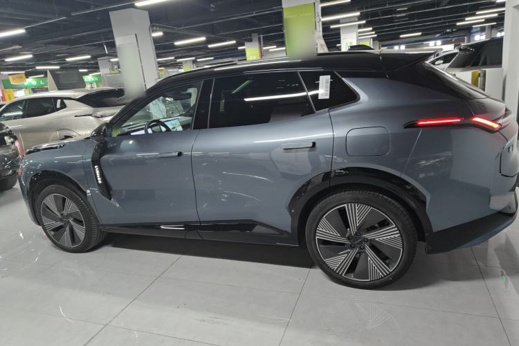 Used Lynk & Co 08 EM-P 2025 245km Ultra-Long Range Halo Left Side