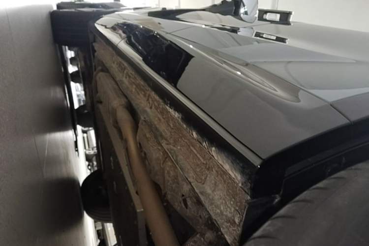 Used Lynk & Co 08 EM-P 2025 220 km All-Wheel-Drive Performance Halo Left Side Sill