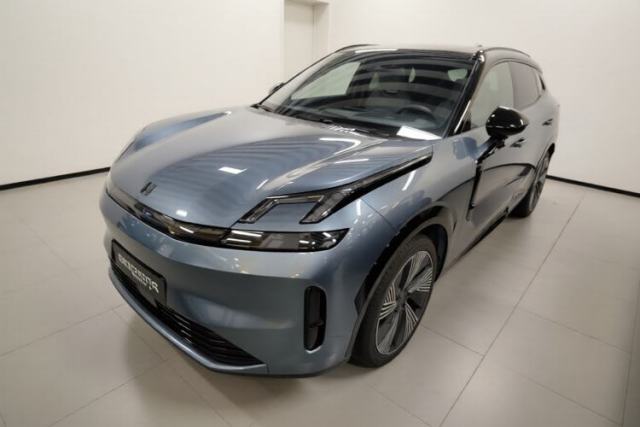 Used Lynk & Co 08 EM-P 2025 220 km All-Wheel-Drive Performance Halo