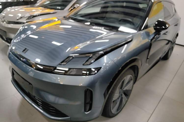 Used Lynk & Co 08 EM-P 2025 220 km All-Wheel-Drive Performance Halo Guazi used car, China used car export, Used car for sale, Used cars, Cheapest cars for sale