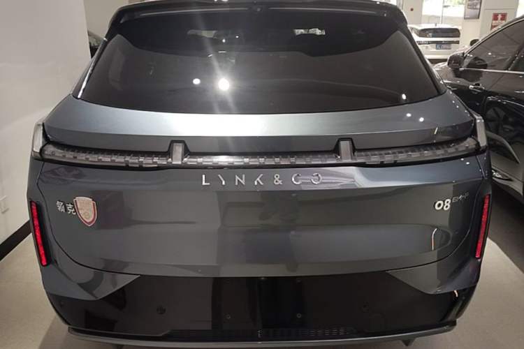Used Lynk & Co 08 EM-P 2025 220 km All-Wheel-Drive Performance Halo Rear