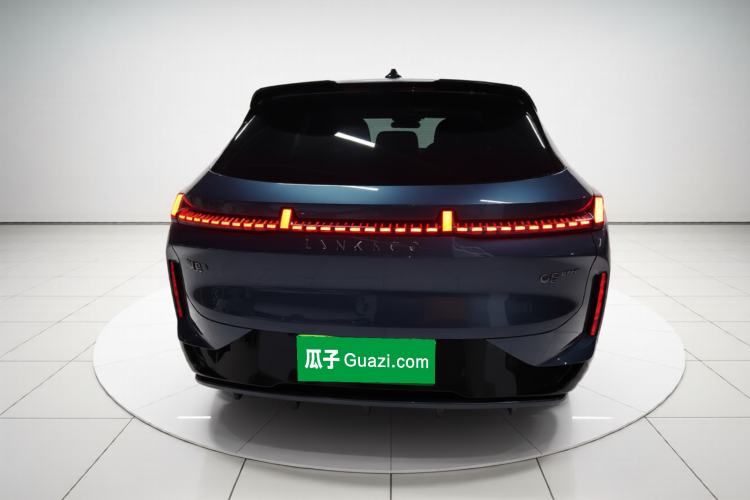 Used Lynk & Co 08 EM-P 2025 220 km All-Wheel-Drive Performance Halo Rear