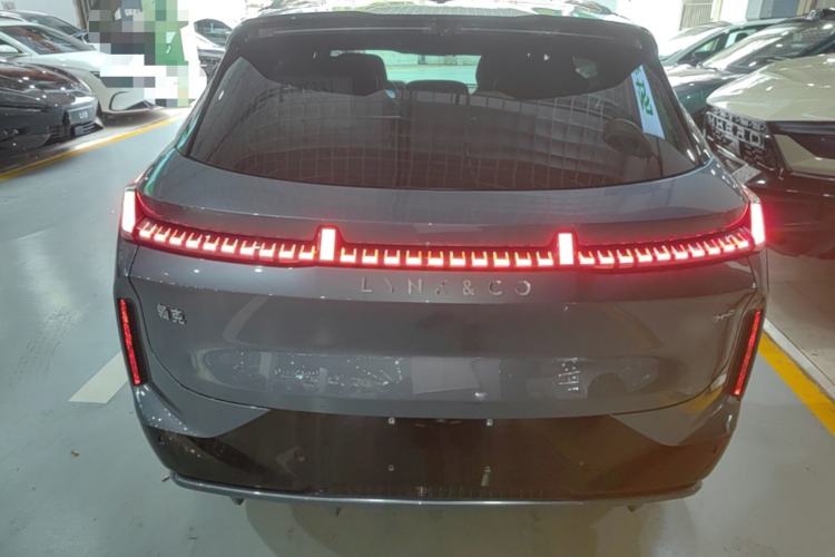 Used Lynk & Co 08 EM-P 2025 220 km All-Wheel-Drive Performance Halo Rear
