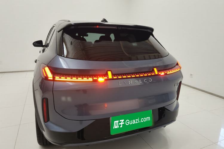 Used Lynk & Co 08 EM-P 2025 220 km All-Wheel-Drive Performance Halo Rear