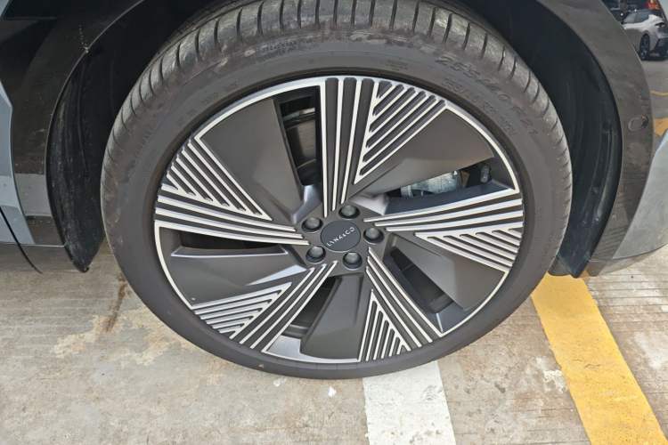 Used Lynk & Co 08 EM-P 2025 245km Ultra-Long Range Halo Right Front Wheel Hub