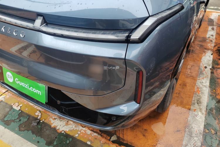 Used Lynk & Co 08 EM-P 2025 220 km All-Wheel-Drive Performance Halo Right Rear Taillight