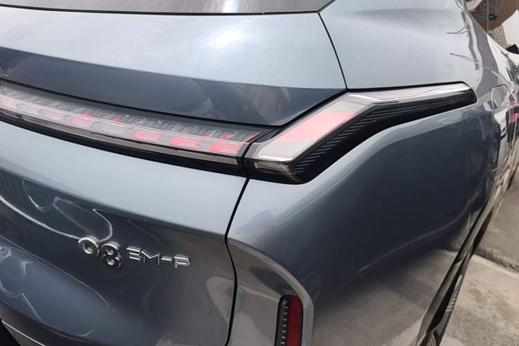 Used Lynk & Co 08 EM-P 2025 220 km All-Wheel-Drive Performance Halo Right Rear Taillight