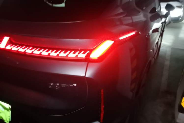 Used Lynk & Co 08 EM-P 2025 245km Ultra-Long Range Halo Right Rear Taillight