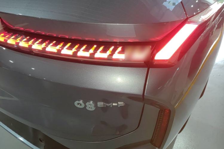 Used Lynk & Co 08 EM-P 2025 220 km All-Wheel-Drive Performance Halo Right Rear Taillight