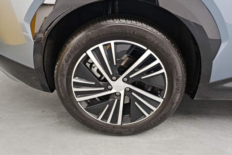 Used Lynk & Co 08 EM-P 2025 245km Ultra-Long Range Halo Right Rear Wheel Hub