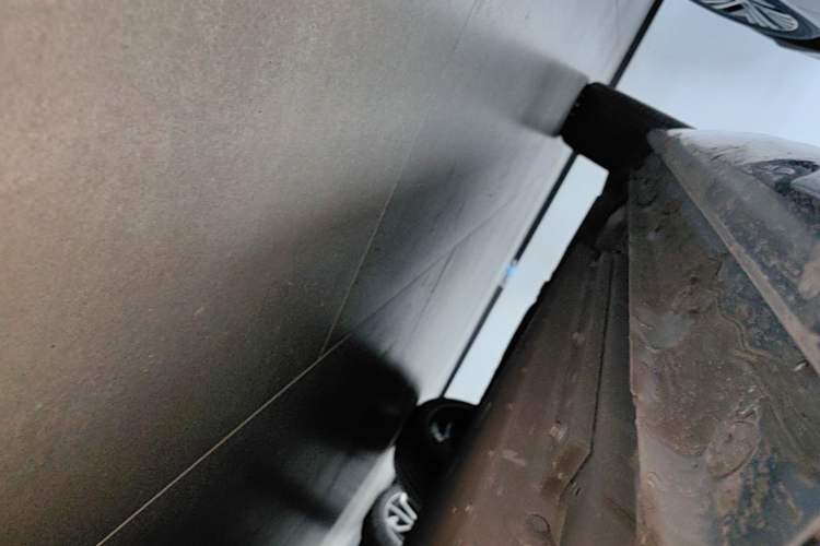Used Lynk & Co 08 EM-P 2025 220 km All-Wheel-Drive Performance Halo Right Side Sill