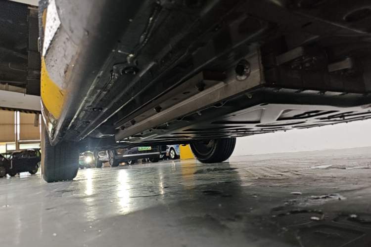 Used Lynk & Co 08 EM-P 2025 245km Ultra-Long Range Halo Right Side Sill