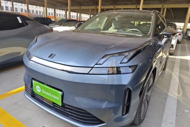 Used Lynk & Co 08 EM-P 2025 220 km All-Wheel-Drive Performance Halo