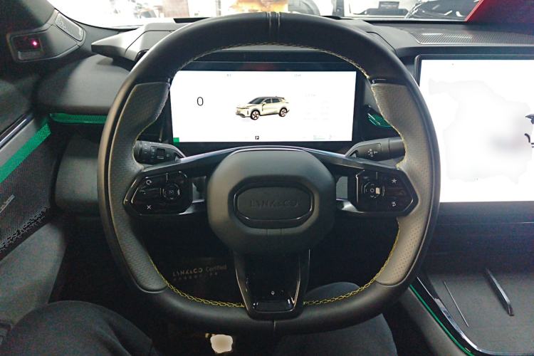 Used Lynk & Co 08 EM-P 2025 220 km All-Wheel-Drive Performance Halo Steering Wheel