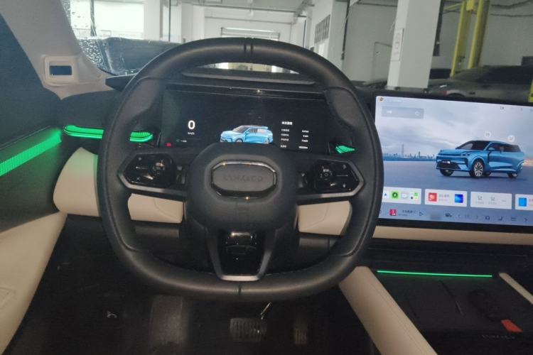 Used Lynk & Co 08 EM-P 2025 220 km All-Wheel-Drive Performance Halo Steering Wheel