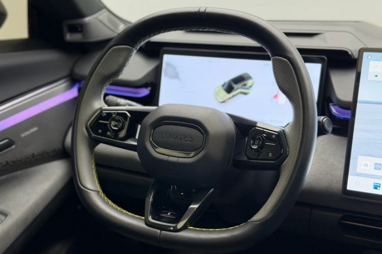 Used Lynk & Co 08 EM-P 2025 245km Ultra-Long Range Halo Steering Wheel