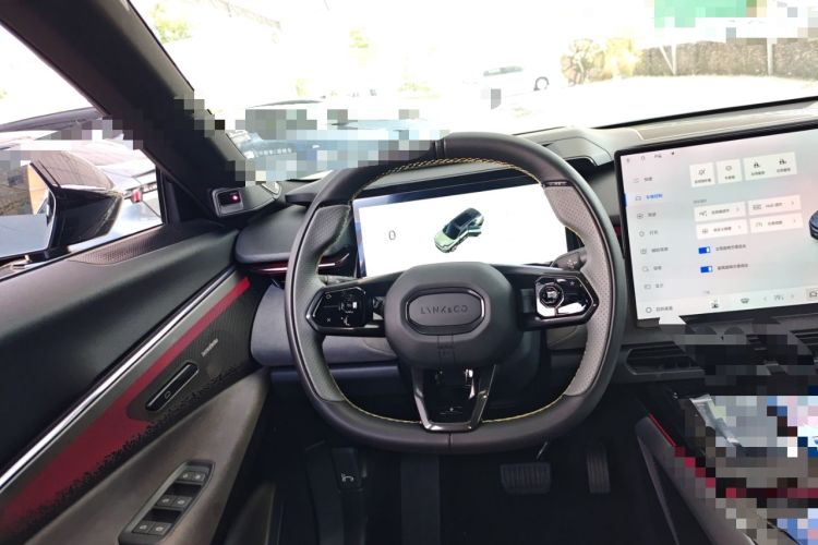 Used Lynk & Co 08 EM-P 2025 220 km All-Wheel-Drive Performance Halo Steering Wheel
