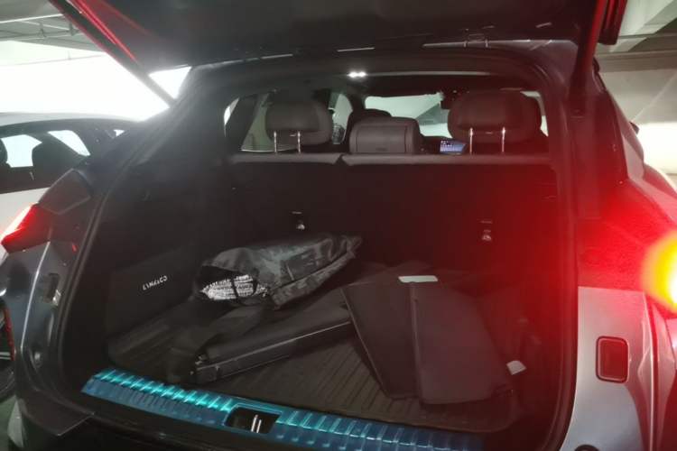 Used Lynk & Co 08 EM-P 2025 245km Ultra-Long Range Halo Trunk