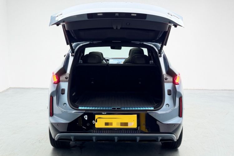 Used Lynk & Co 08 EM-P 2025 245km Ultra-Long Range Halo Trunk