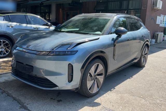 Used Lynk & Co 08 EM-P 2025 220 km All-Wheel-Drive Performance Halo