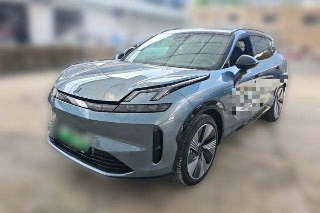 Used Lynk & Co 08 EM-P 2025 220 km All-Wheel-Drive Performance Halo