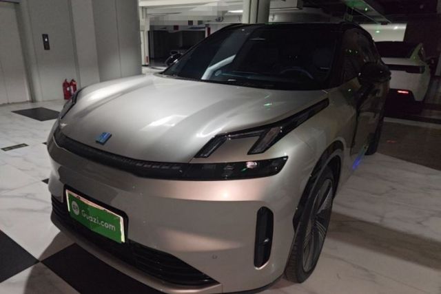 Used Lynk & Co 08 EM-P 2025 220 km All-Wheel-Drive Performance Halo