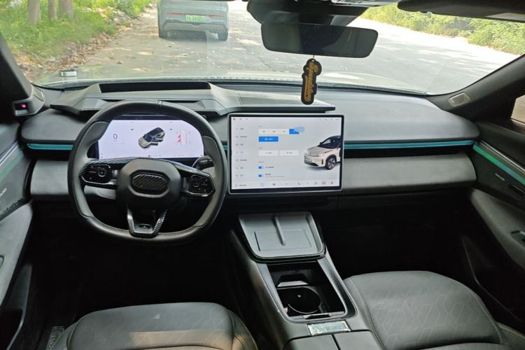 Used Lynk & Co 08 EM-P 2025 120km Long-Range Halo Center Console