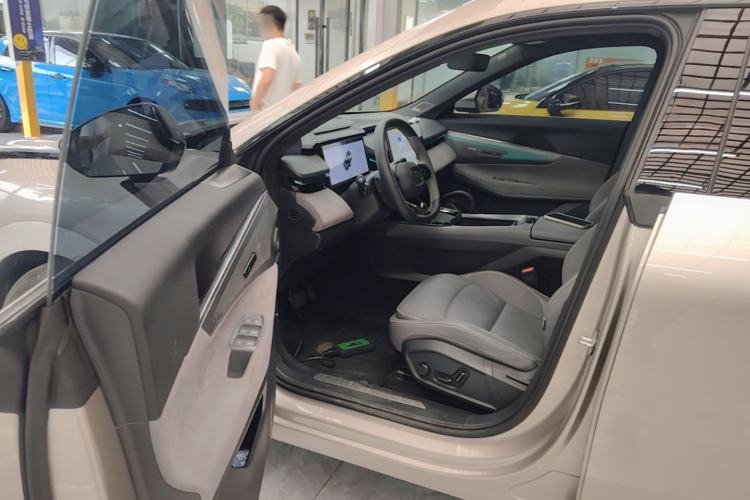 Used Lynk & Co 08 EM-P 2025 120km Long-Range Plus Driver Seat