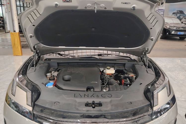 Used Lynk & Co 08 EM-P 2025 120km Long-Range Plus Engine Bay