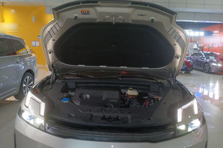 Used Lynk & Co 08 EM-P 2025 120km Long-Range Pro Engine Bay