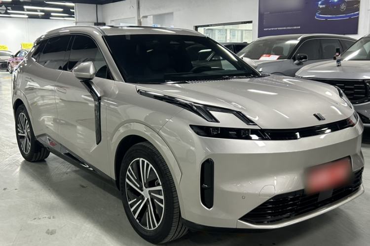 Used Lynk & Co 08 EM-P 2025 120km Long-Range Pro Exterior 1