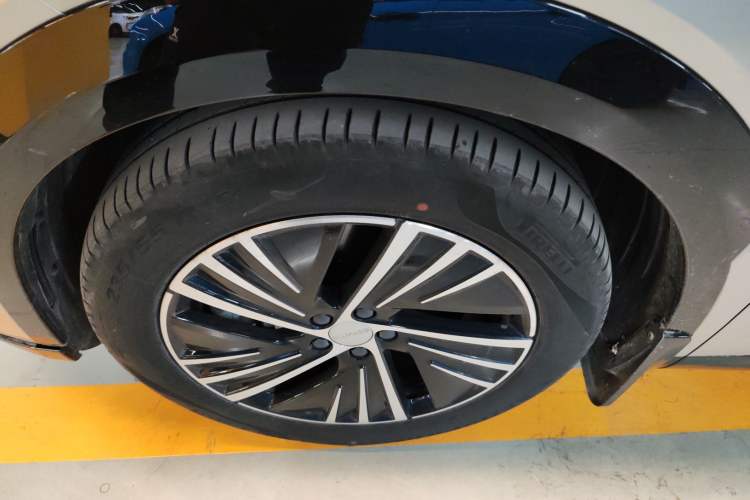 Used Lynk & Co 08 EM-P 2025 245km Ultra-Long Range Halo Exterior 7