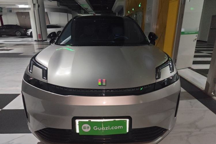 Used Lynk & Co 08 EM-P 2025 220 km All-Wheel-Drive Performance Halo Front