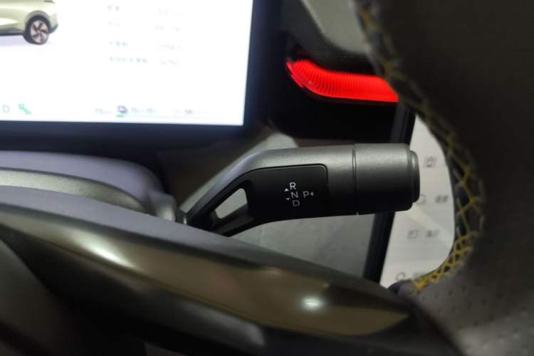 Used Lynk & Co 08 EM-P 2025 120km Long-Range Pro Gear Lever