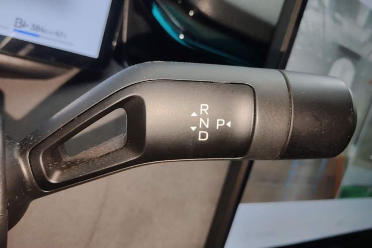Used Lynk & Co 08 EM-P 2025 120km Long-Range Plus Gear Lever
