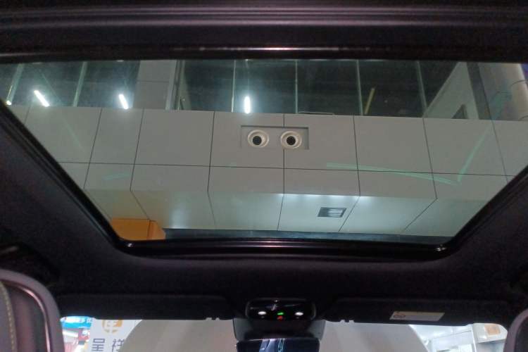 Used Lynk & Co 08 EM-P 2025 120km Long-Range Pro Headliner